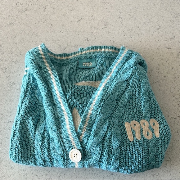 1989 Taylor’s Version Cardigan - Picture 2 of 2